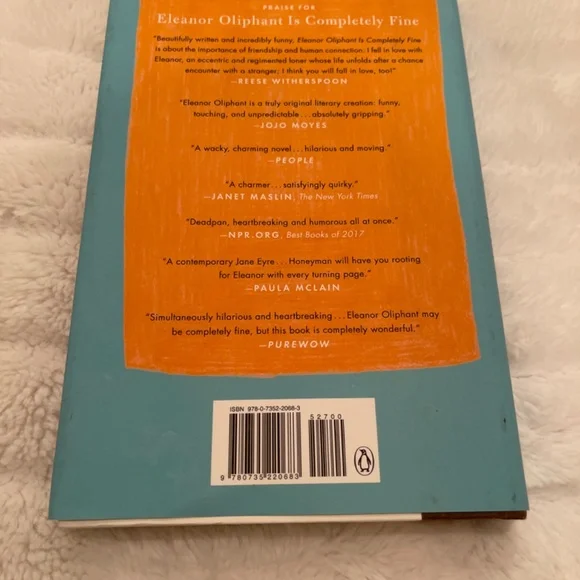 Eleanor Oliphant is completely fine by Gail Honeyman - Picture 2 of 3